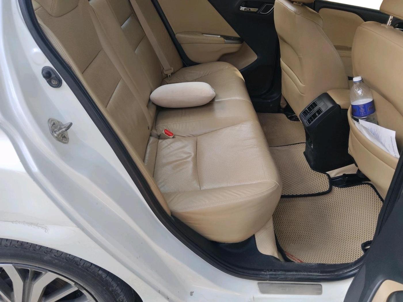 2017 Honda City 1.5L I-VTEC VX, Petrol, Manual, 2,93,606 km, interior