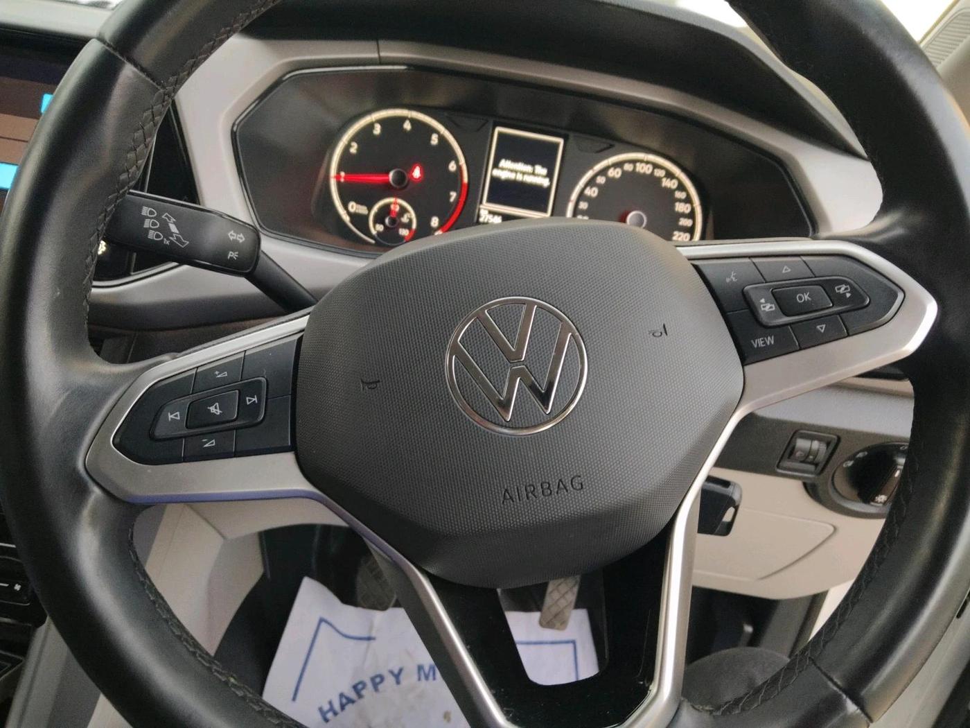 2024 Volkswagen TAIGUN HIGHLINE 1.0 TSI MT, Petrol, Manual, 27,546 km, interior