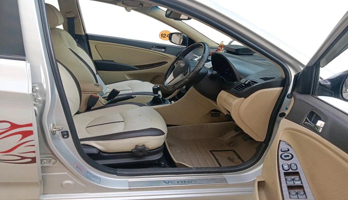 2011 Hyundai Verna FLUIDIC 1.6 CRDI SX, Diesel, Manual, 52,946 km, interior