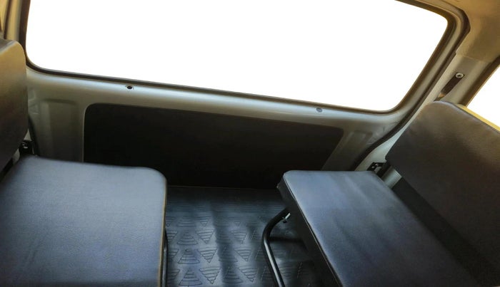 2022 Maruti Eeco 5 STR AC (O), Petrol, Manual, 26,881 km, interior