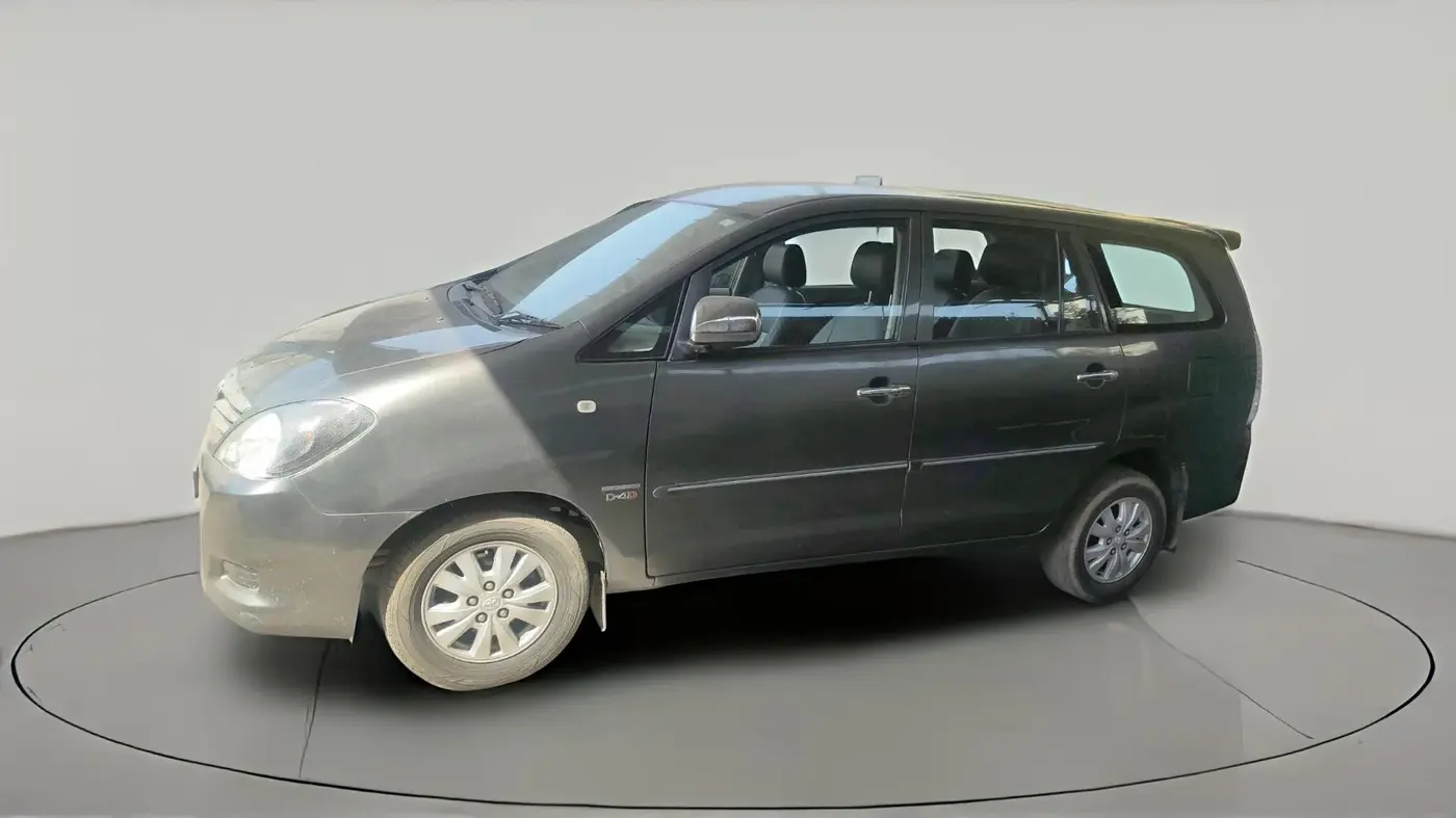 2011 Toyota Innova V 2.5 7 STR, Diesel, Manual, 1,70,121 km, exterior