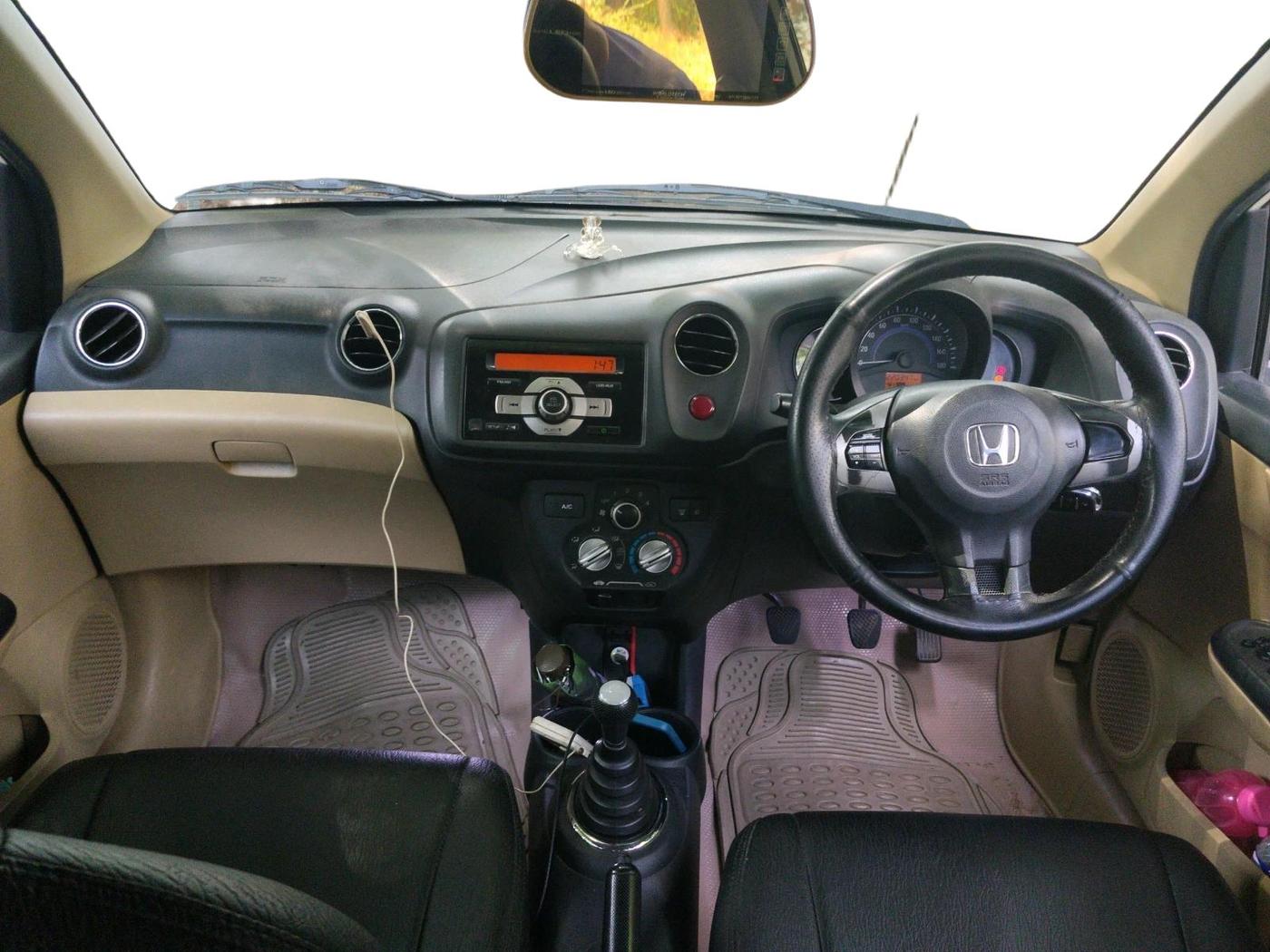 2015 Honda Amaze 1.5L I-DTEC VX, Diesel, Manual, 2,20,347 km, interior
