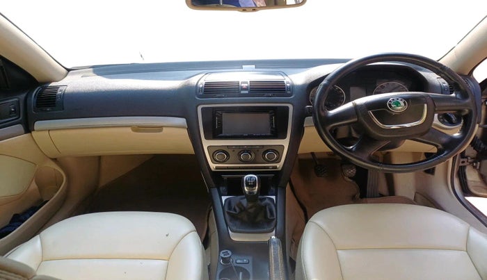 2010 Skoda Laura AMBIENTE 1.9 TDI MT, Diesel, Manual, 1,88,259 km, interior