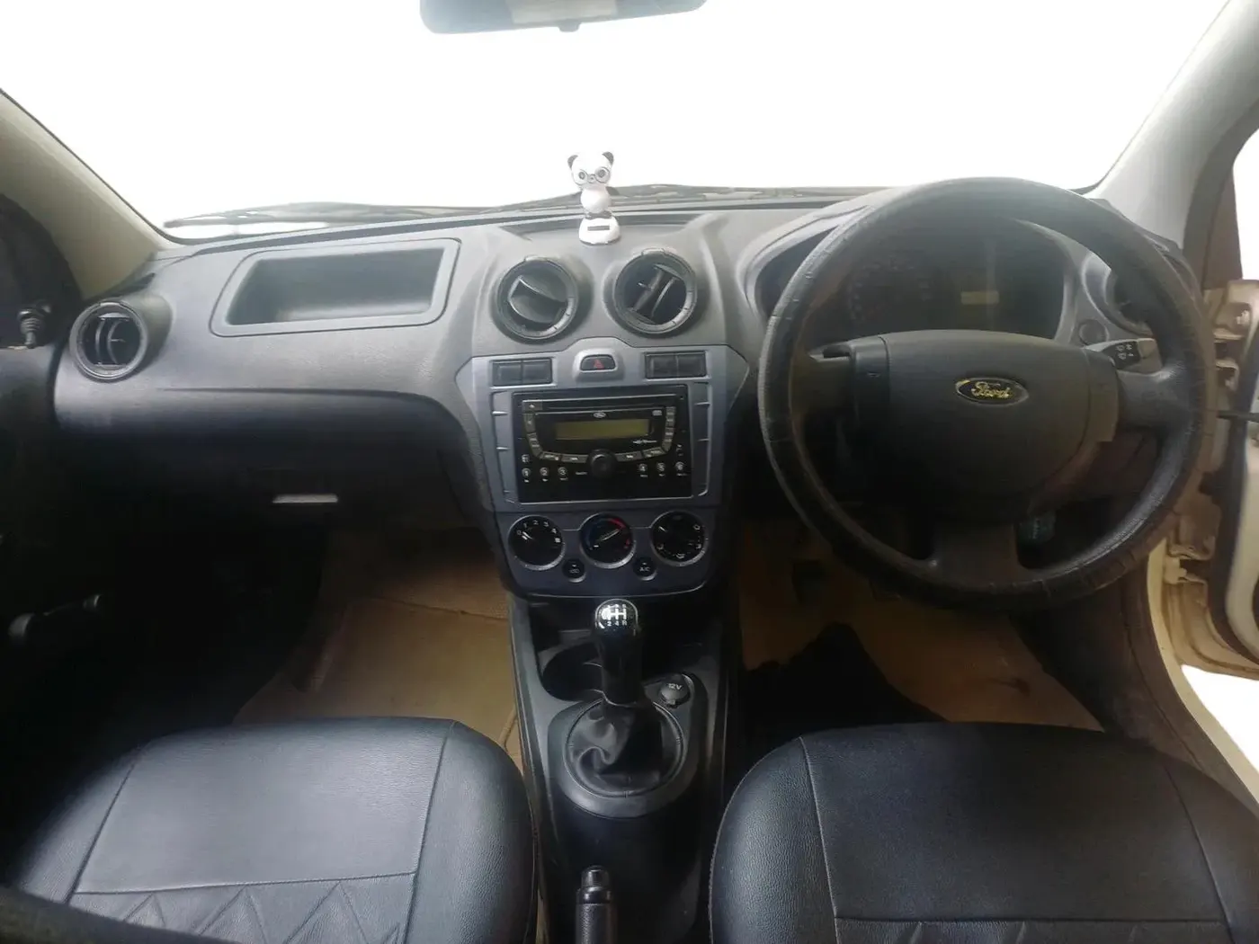 2014 Ford Figo LXI 1.2 PETROL, Petrol, Manual, 54,855 km, interior