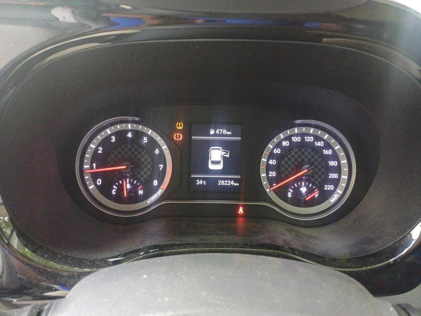 2025 Hyundai GRAND I10 NIOS Sportz (O) 1.2 Kappa VTVT, Petrol, Manual, 28,224 km, interior