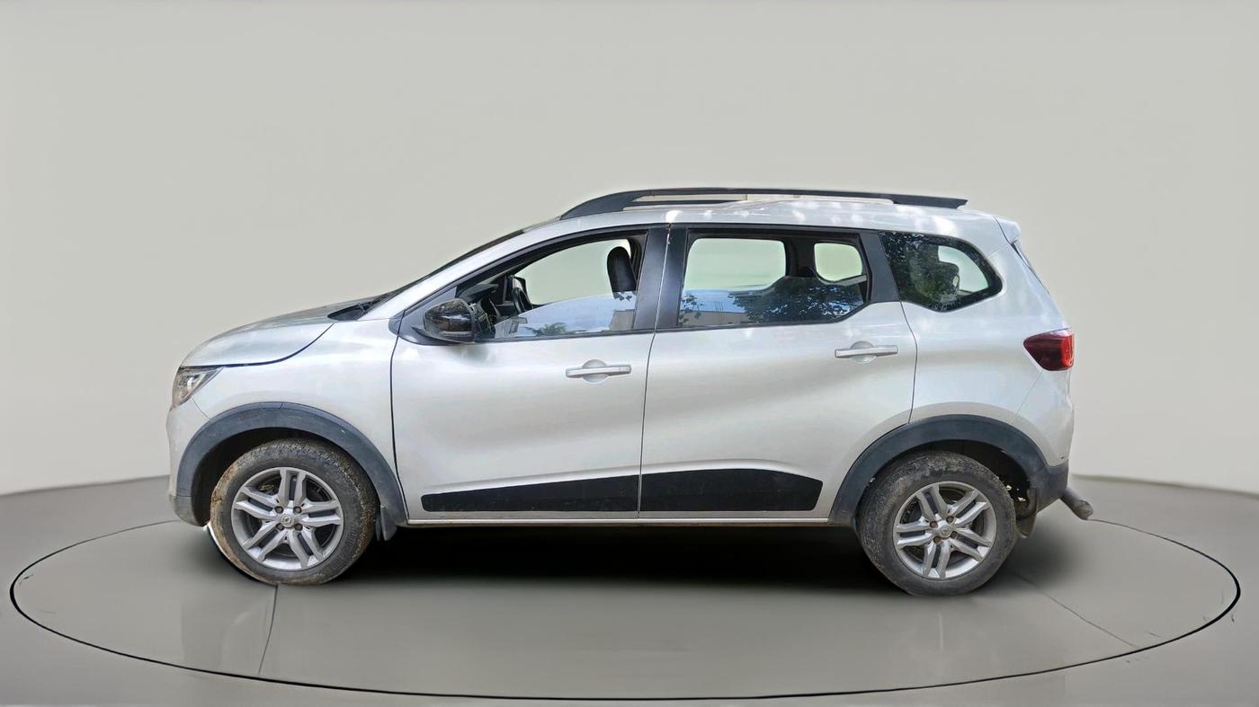 2022 Renault TRIBER RXZ, Petrol, Manual, 37,172 km, exterior