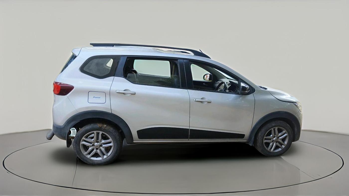 2022 Renault TRIBER RXZ, Petrol, Manual, 37,172 km, exterior