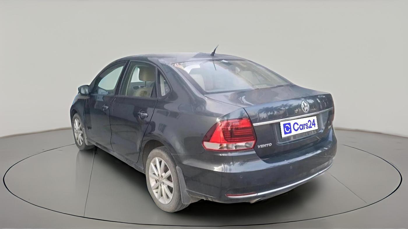2018 Volkswagen Vento HIGHLINE PLUS 1.2 AT 16 ALLOY, Petrol, Automatic, 61,551 km, exterior