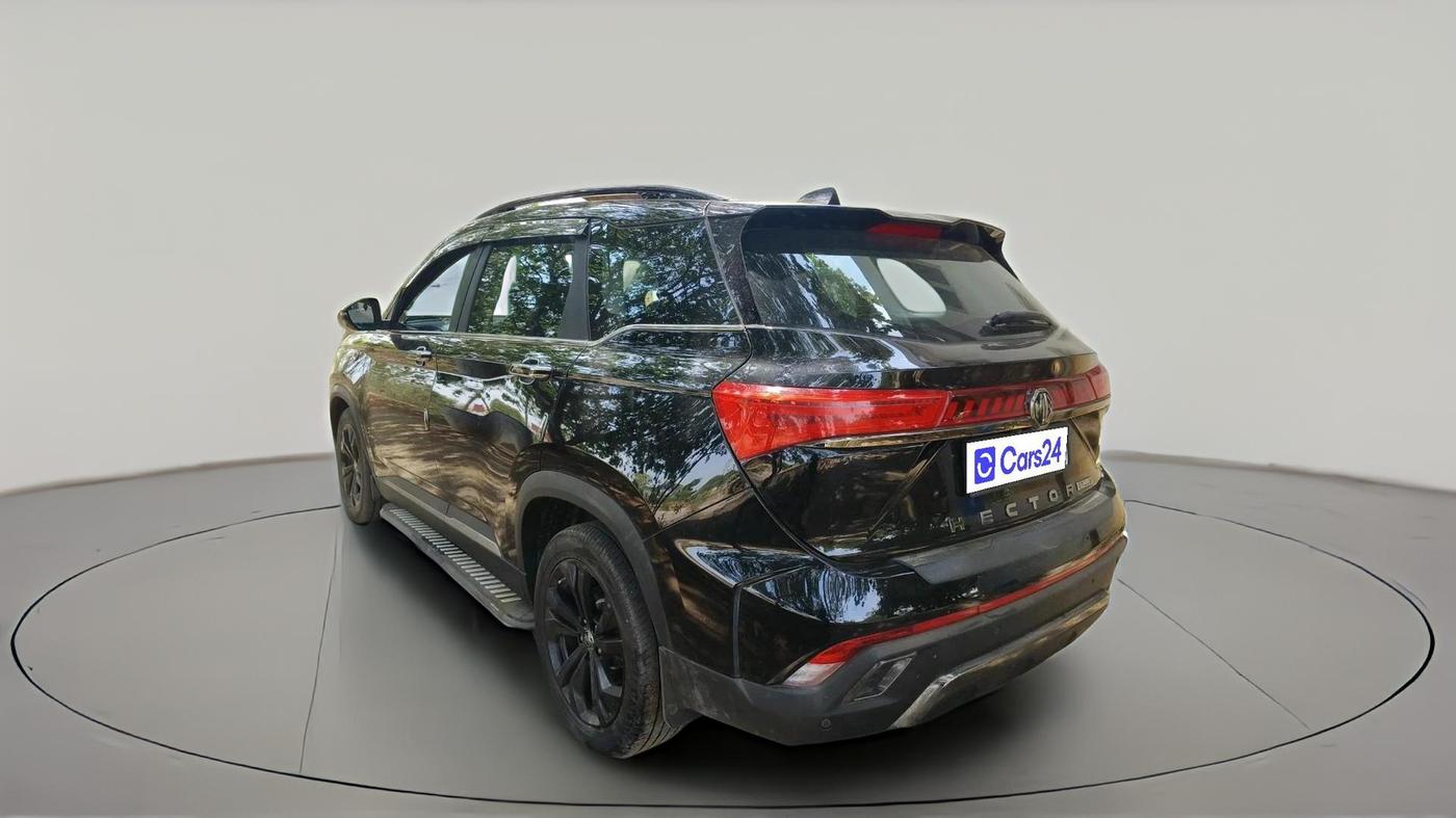 2024 MG HECTOR PLUS BlackStorm 7 STR Diesel, Diesel, Manual, 17,664 km, exterior