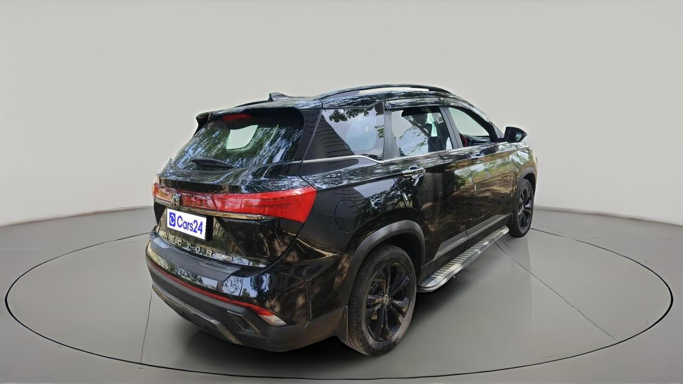 2024 MG HECTOR PLUS BlackStorm 7 STR Diesel, Diesel, Manual, 17,664 km, exterior