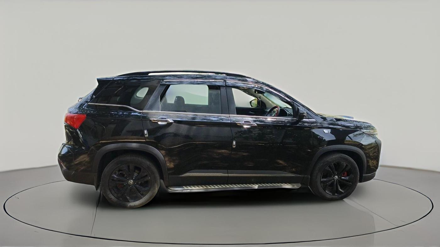2024 MG HECTOR PLUS BlackStorm 7 STR Diesel, Diesel, Manual, 17,664 km, exterior