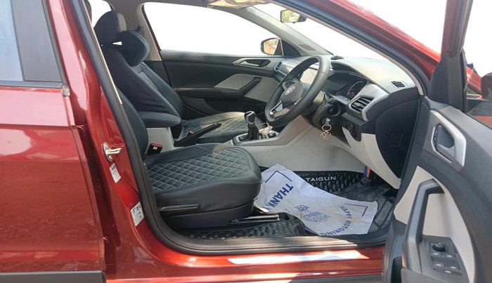 2025 Volkswagen TAIGUN HIGHLINE 1.0 TSI MT, Petrol, Manual, 1,235 km, interior