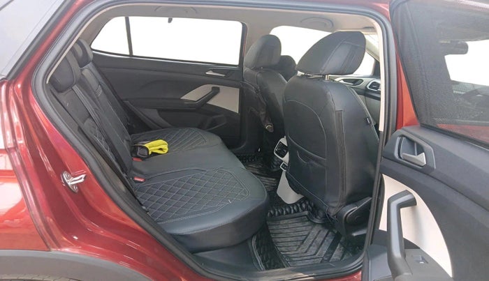 2025 Volkswagen TAIGUN HIGHLINE 1.0 TSI MT, Petrol, Manual, 1,235 km, interior