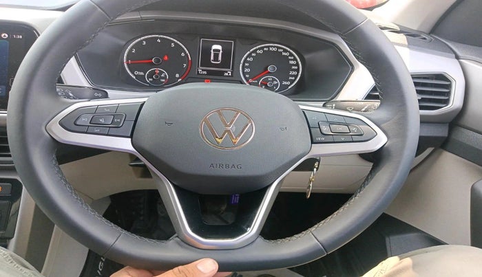 2025 Volkswagen TAIGUN HIGHLINE 1.0 TSI MT, Petrol, Manual, 1,235 km, interior