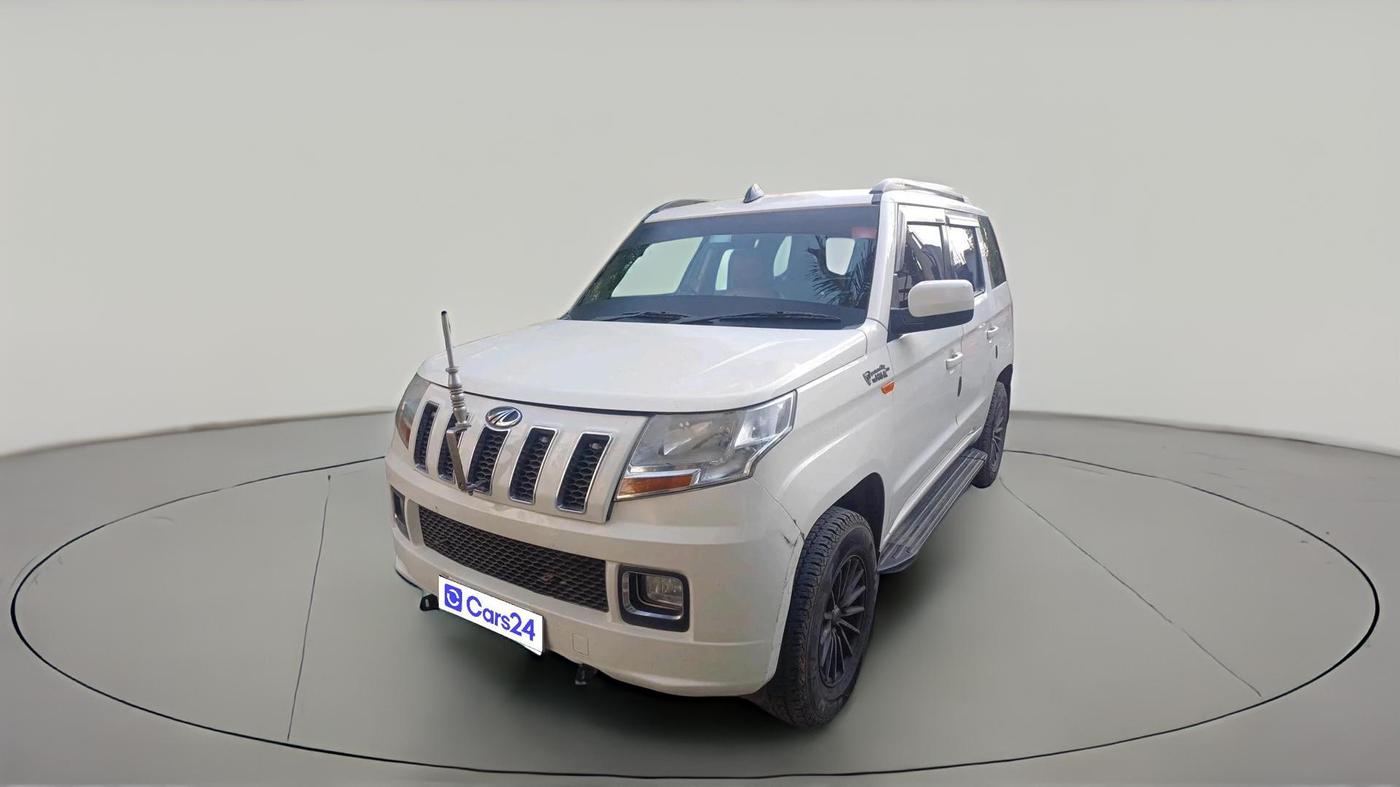 2017 Mahindra TUV300 T8, Diesel, Manual, 1,06,918 km, exterior