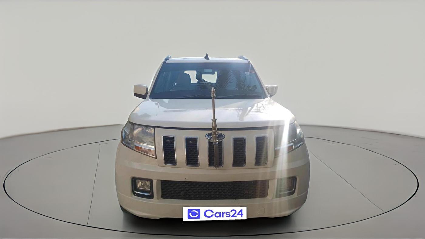2017 Mahindra TUV300 T8, Diesel, Manual, 1,06,918 km, exterior