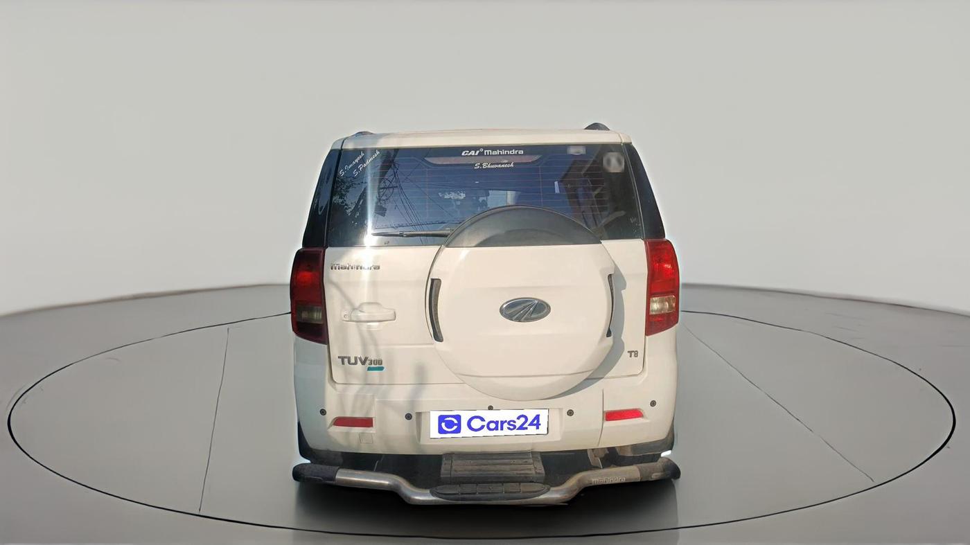 2017 Mahindra TUV300 T8, Diesel, Manual, 1,06,918 km, exterior