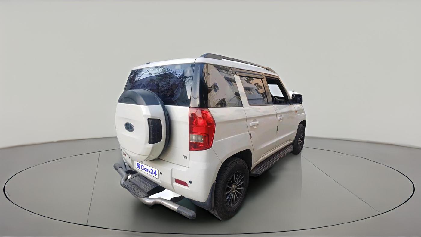 2017 Mahindra TUV300 T8, Diesel, Manual, 1,06,918 km, exterior