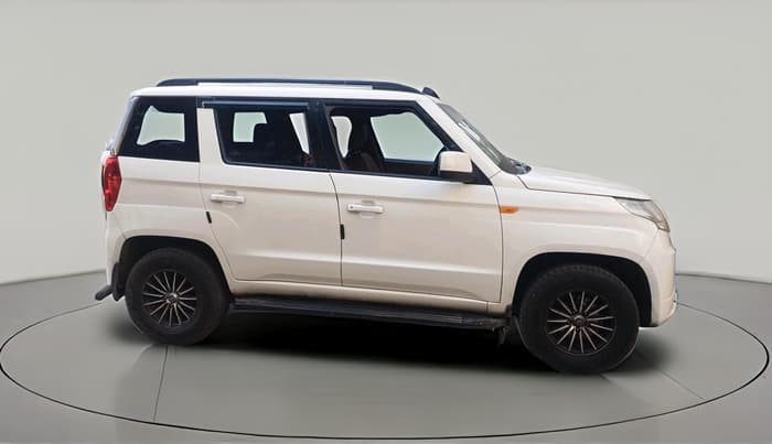 2017 Mahindra TUV300 T8, Diesel, Manual, 1,06,918 km, exterior