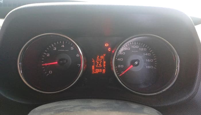 2017 Mahindra TUV300 T8, Diesel, Manual, 1,06,918 km, interior