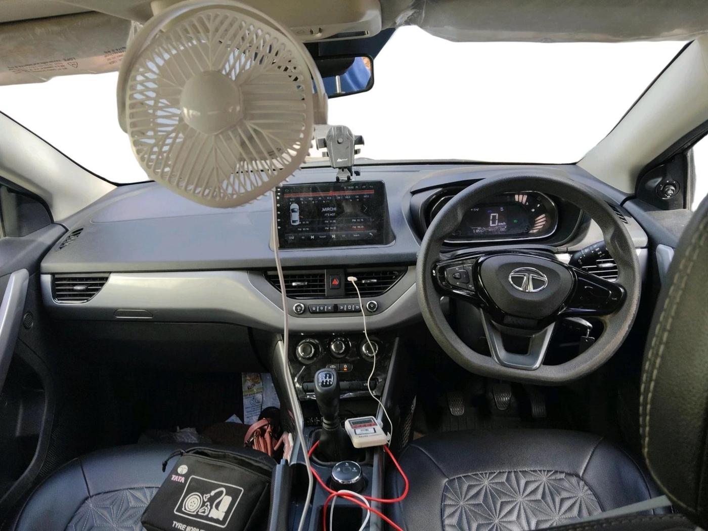 2022 Tata NEXON XM SUNROOF PETROL, Petrol, Manual, 54,100 km, interior