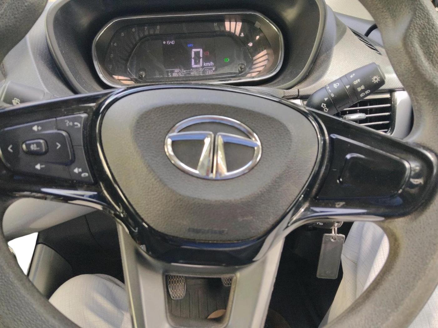 2022 Tata NEXON XM SUNROOF PETROL, Petrol, Manual, 54,100 km, interior