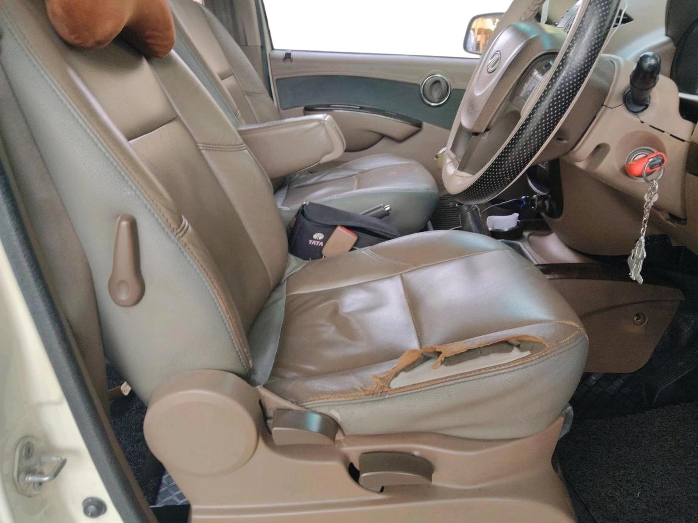 2012 Mahindra Xylo E9, Diesel, Manual, 2,01,259 km, interior