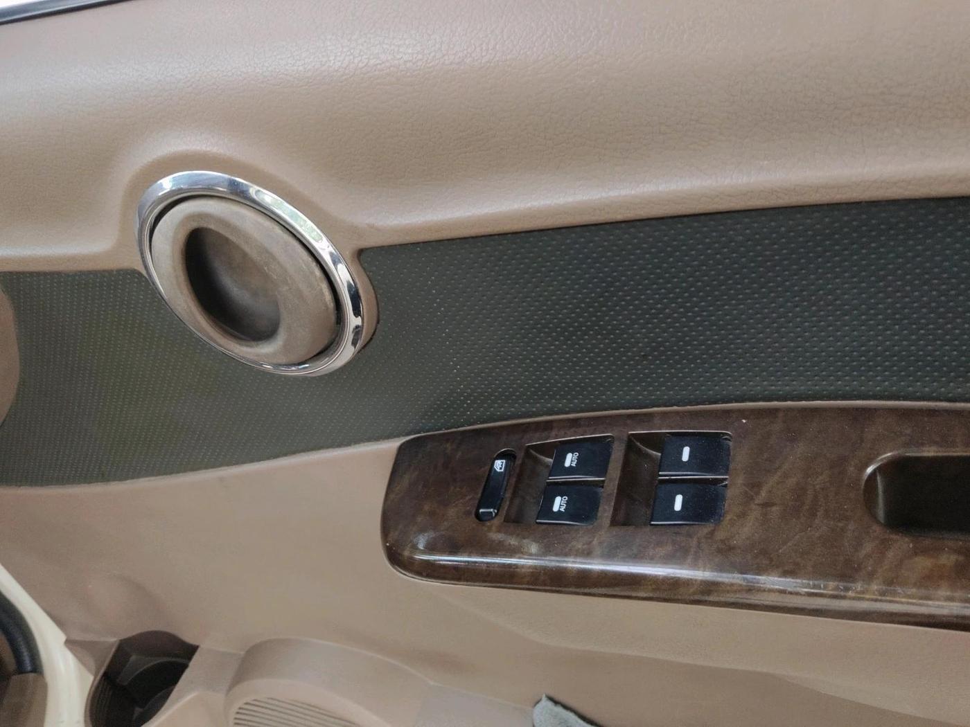 2012 Mahindra Xylo E9, Diesel, Manual, 2,01,259 km, interior