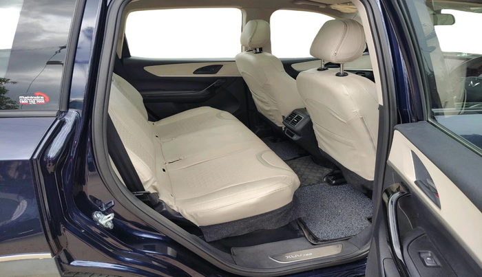 2022 Mahindra XUV700 AX 5 P AT 5 STR, Petrol, Automatic, 19,645 km, interior