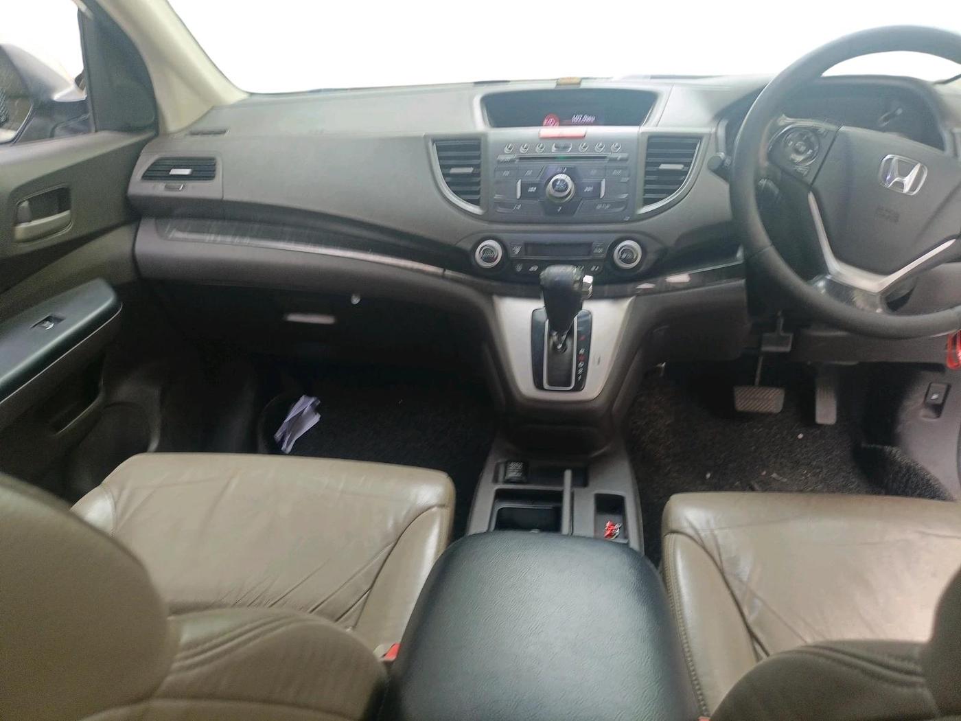 2013 Honda CRV 2.0L I-VTEC 2WD AT, Petrol, Automatic, 2,16,412 km, interior