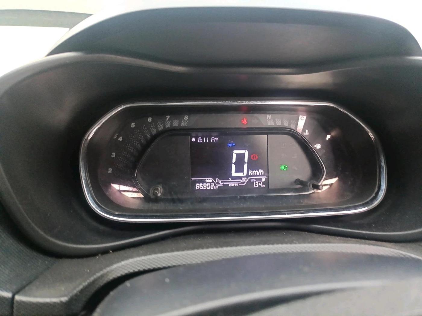 2022 Tata NEXON XM DIESEL, Diesel, Manual, 86,902 km, interior