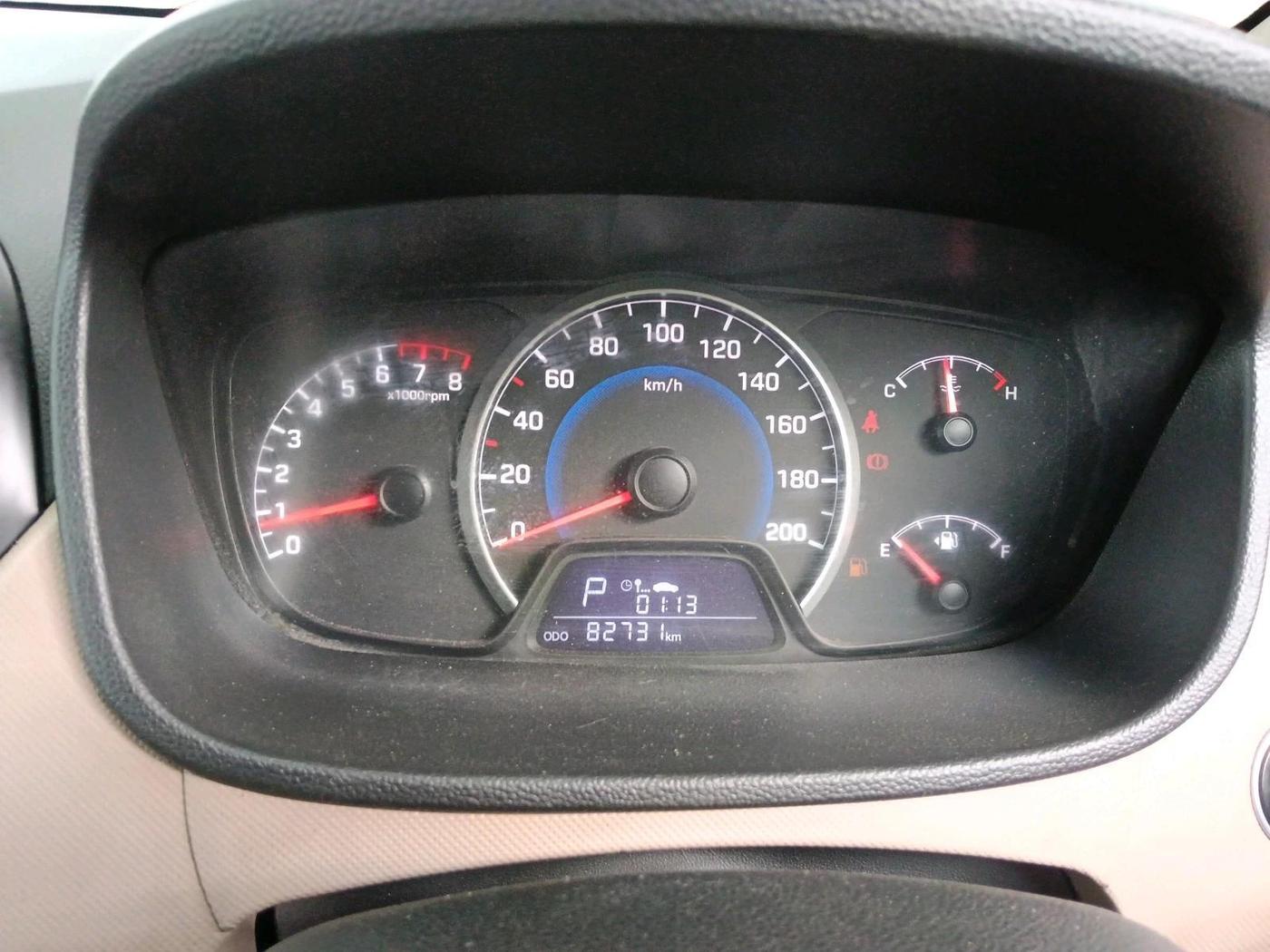 2013 Hyundai Grand i10 SPORTZ AT 1.2 KAPPA VTVT, Petrol, Automatic, 82,731 km, interior