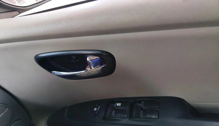 2010 Hyundai i10 MAGNA 1.1, Petrol, Manual, 82,315 km, interior