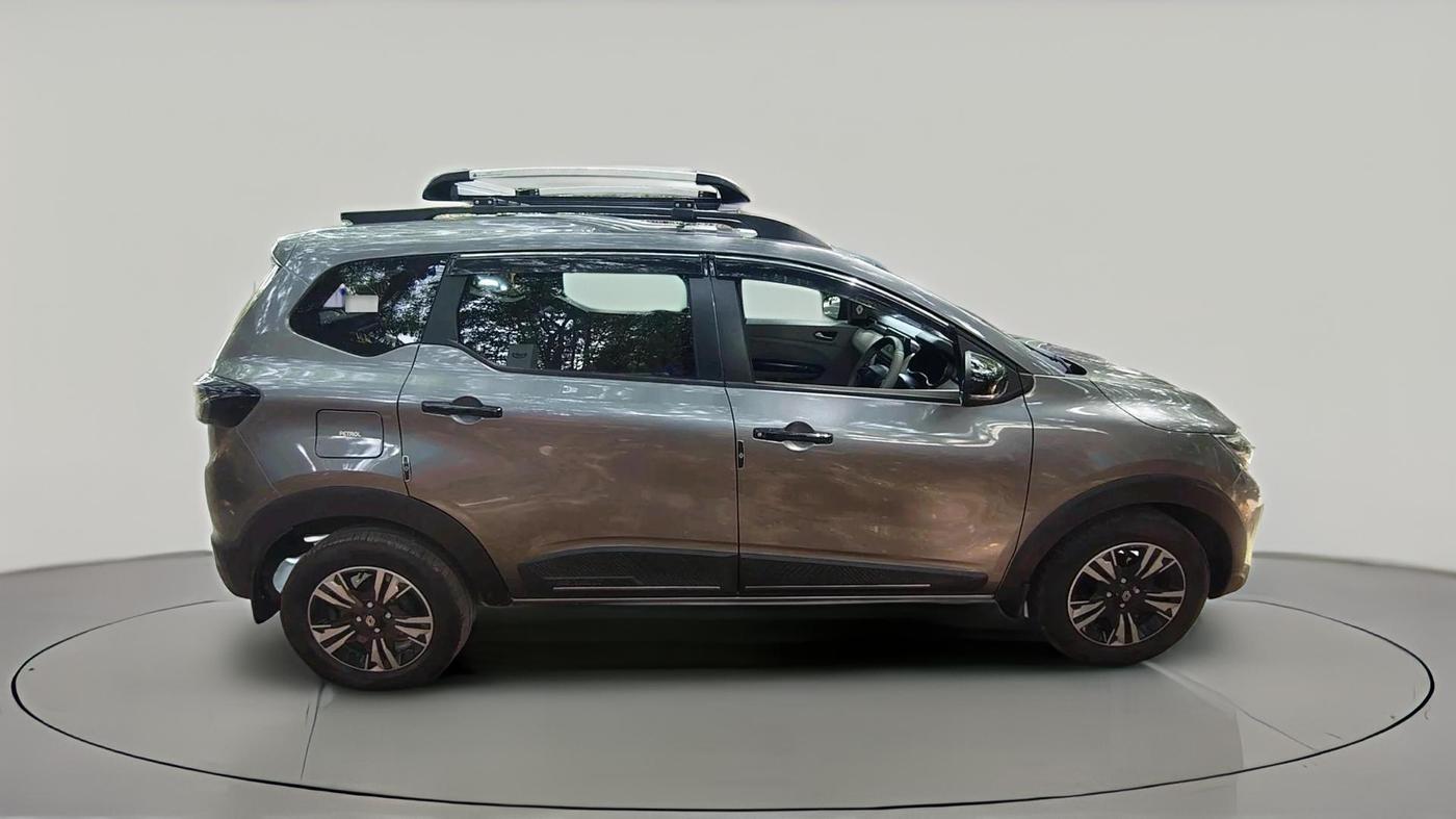 2025 Renault TRIBER Emotion EASY-R AMT, Petrol, Automatic, 3,312 km, exterior