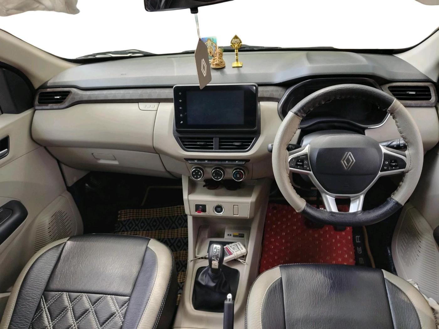 2025 Renault TRIBER Emotion EASY-R AMT, Petrol, Automatic, 3,312 km, interior