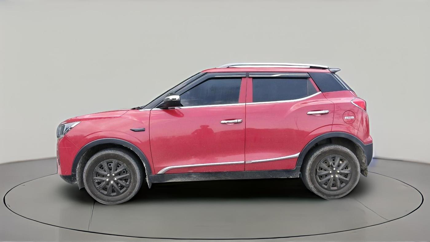 2022 Mahindra XUV300 W4 1.5 DIESEL, Diesel, Manual, 1,22,005 km, exterior