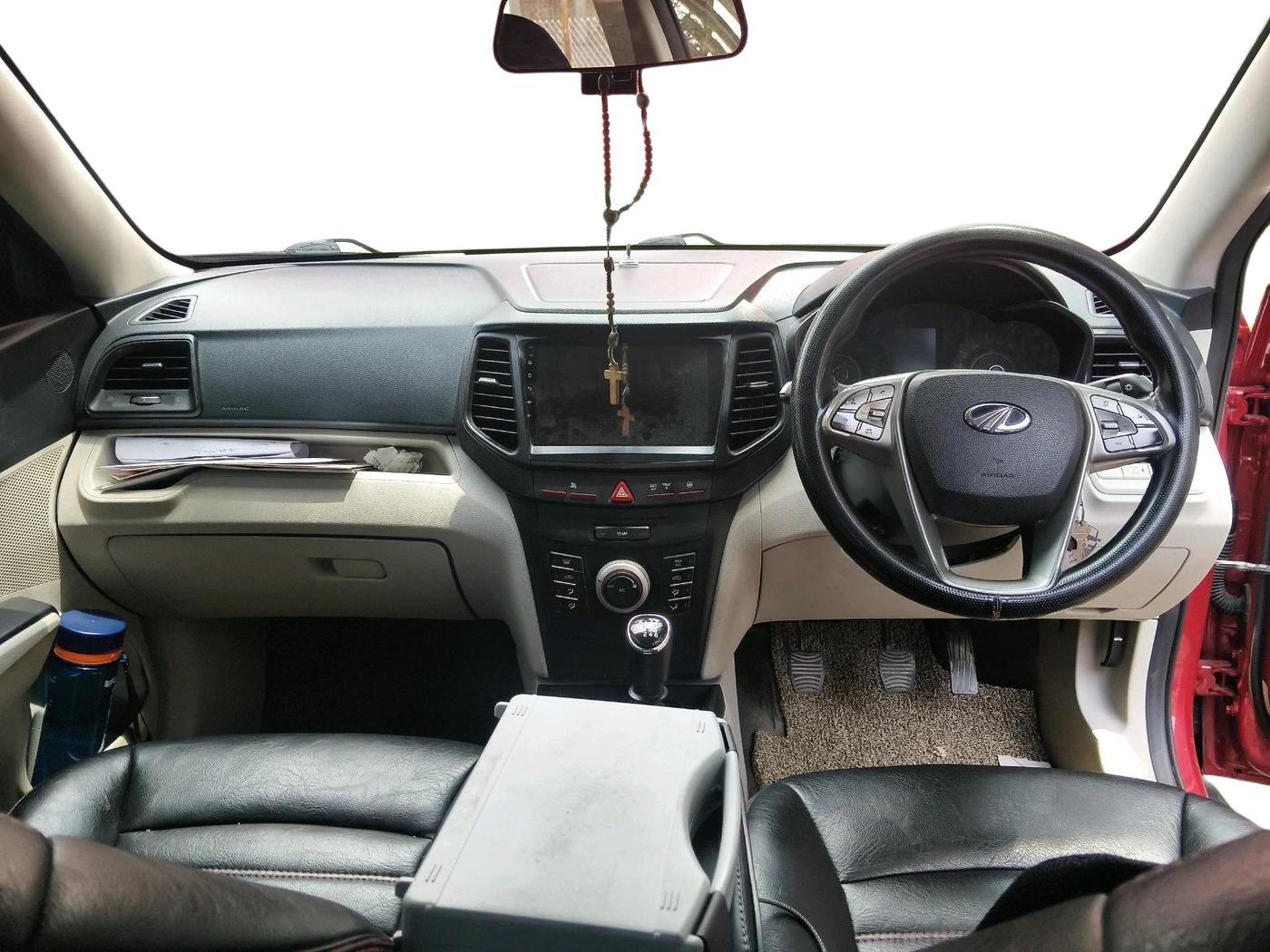 2022 Mahindra XUV300 W4 1.5 DIESEL, Diesel, Manual, 1,22,005 km, interior