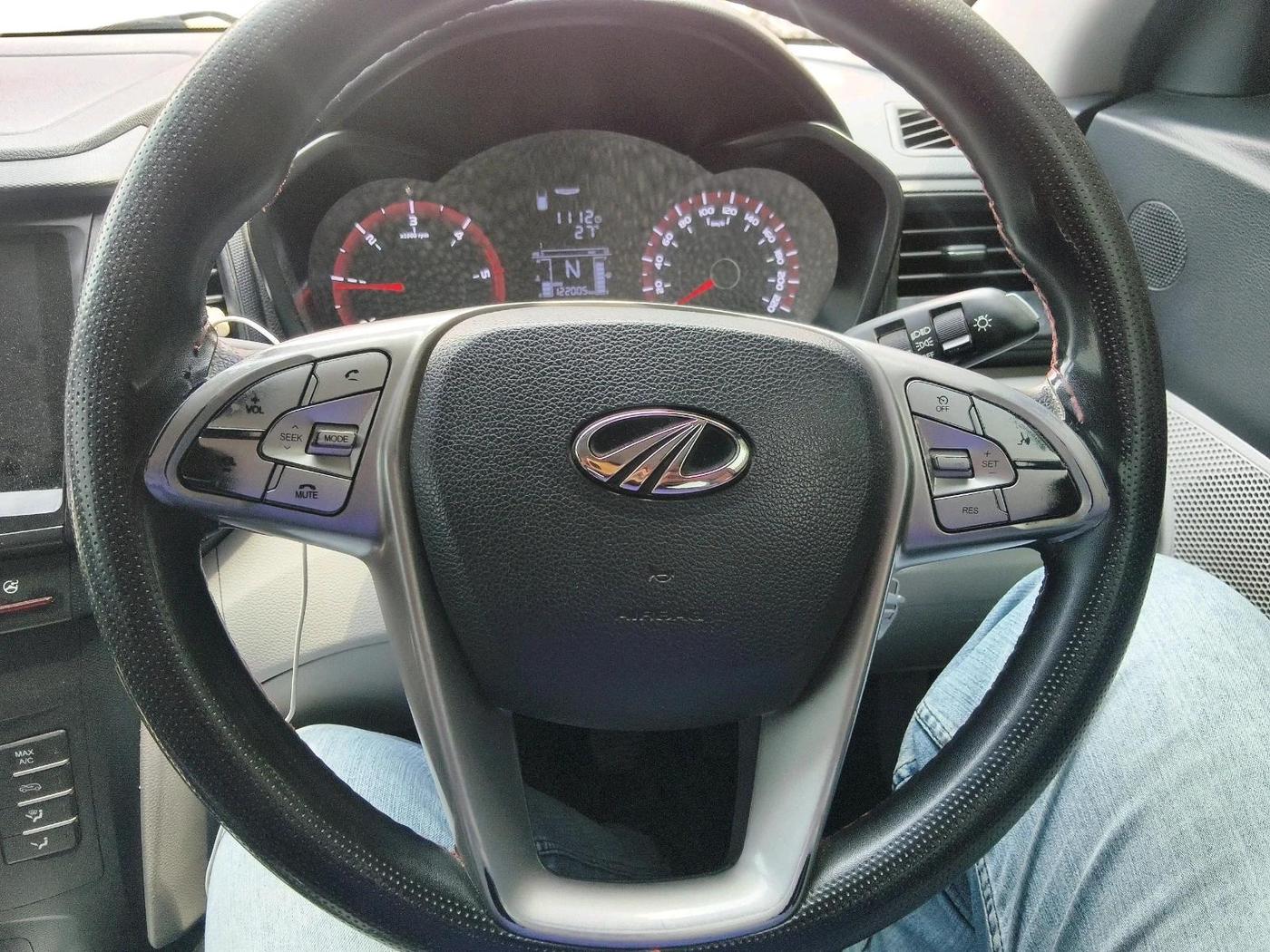 2022 Mahindra XUV300 W4 1.5 DIESEL, Diesel, Manual, 1,22,005 km, interior