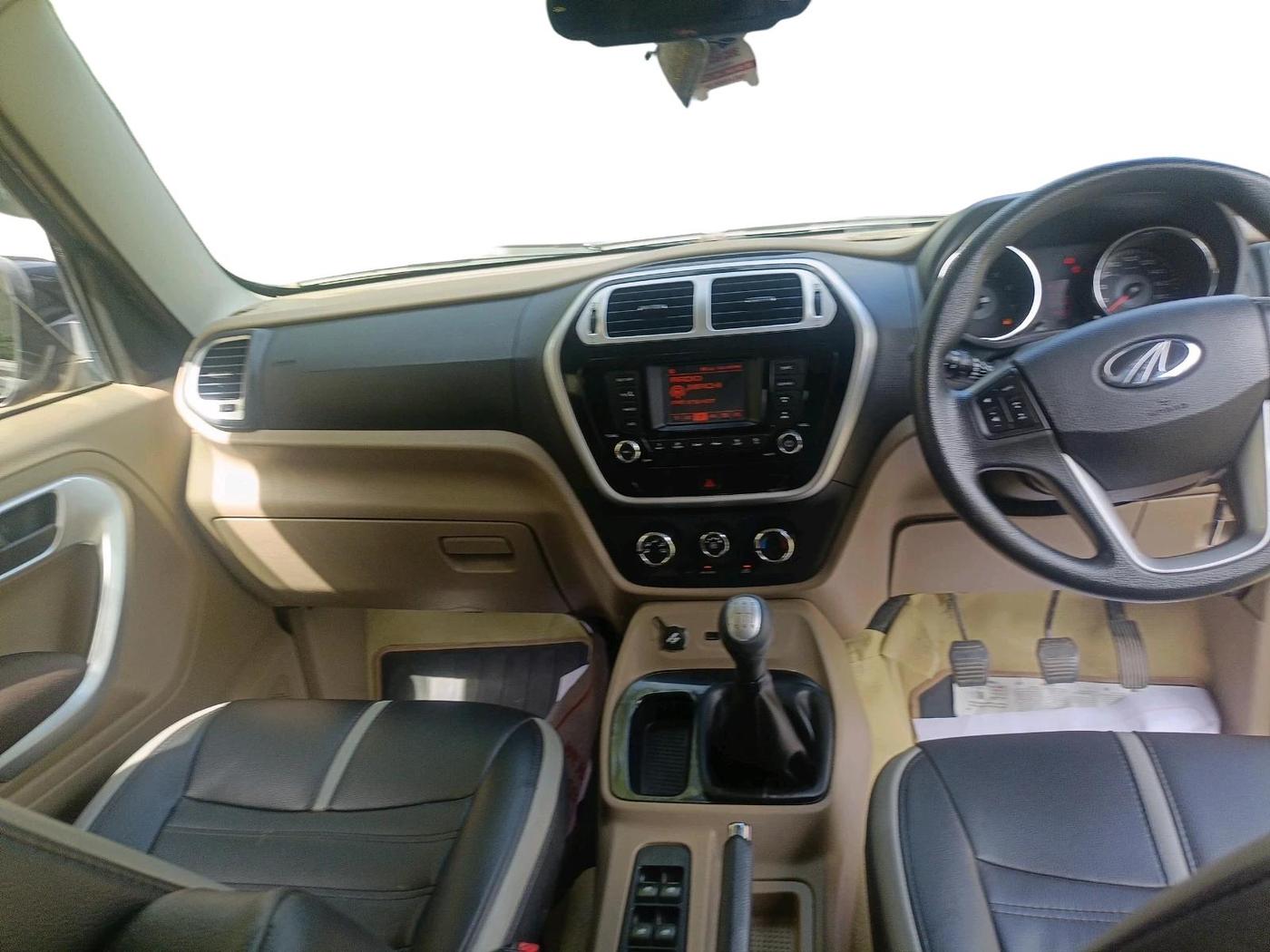 2017 Mahindra TUV300 T8, Diesel, Manual, 74,823 km, interior