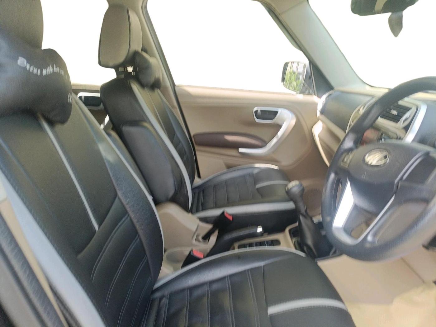 2017 Mahindra TUV300 T8, Diesel, Manual, 74,823 km, interior