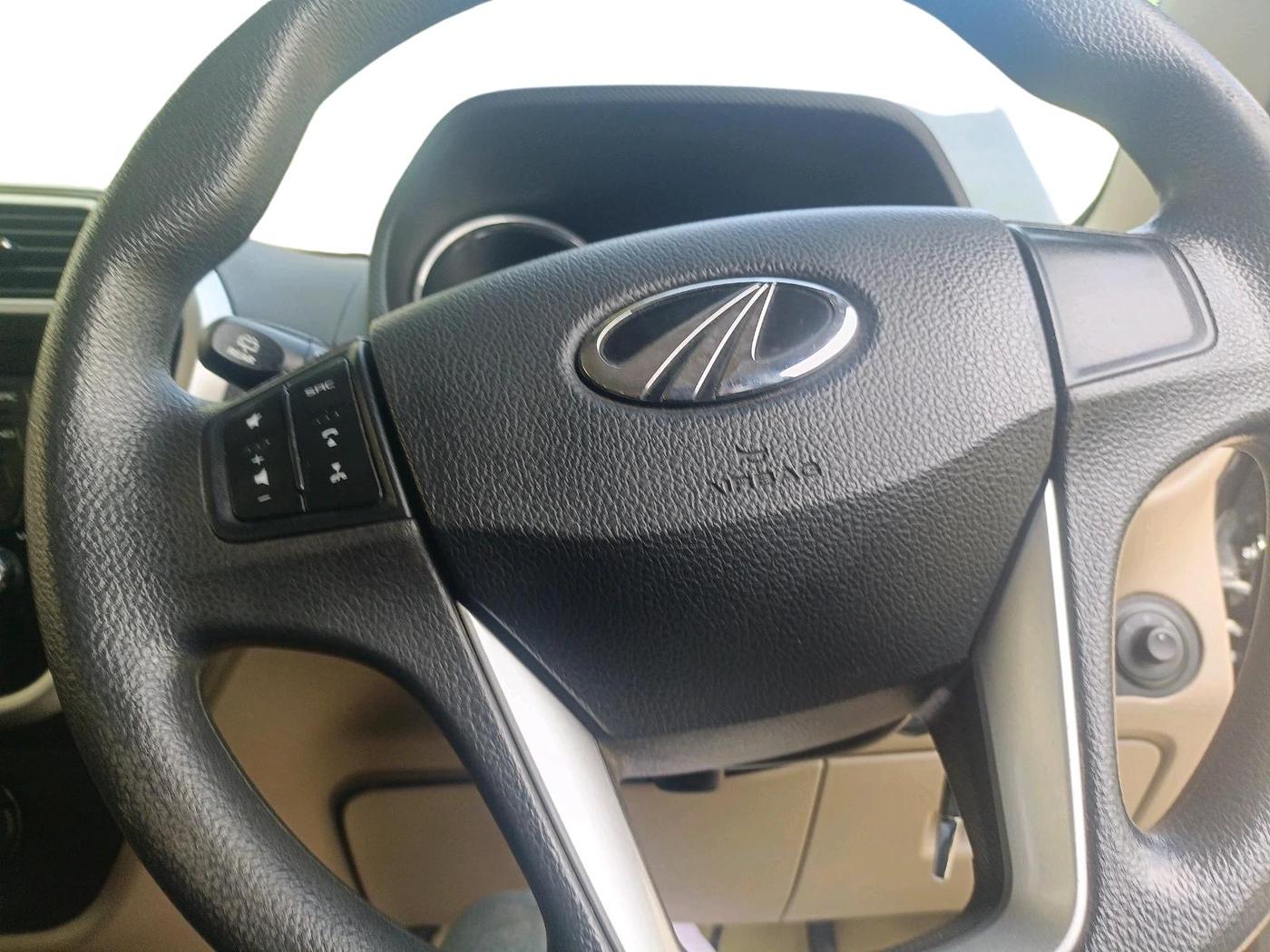 2017 Mahindra TUV300 T8, Diesel, Manual, 74,823 km, interior