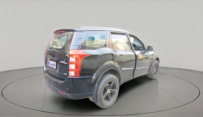2016 Mahindra XUV500 W6 1.99, Diesel, Manual, 89,856 km, exterior