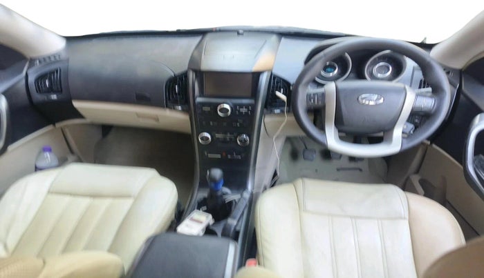 2016 Mahindra XUV500 W6 1.99, Diesel, Manual, 89,856 km, interior