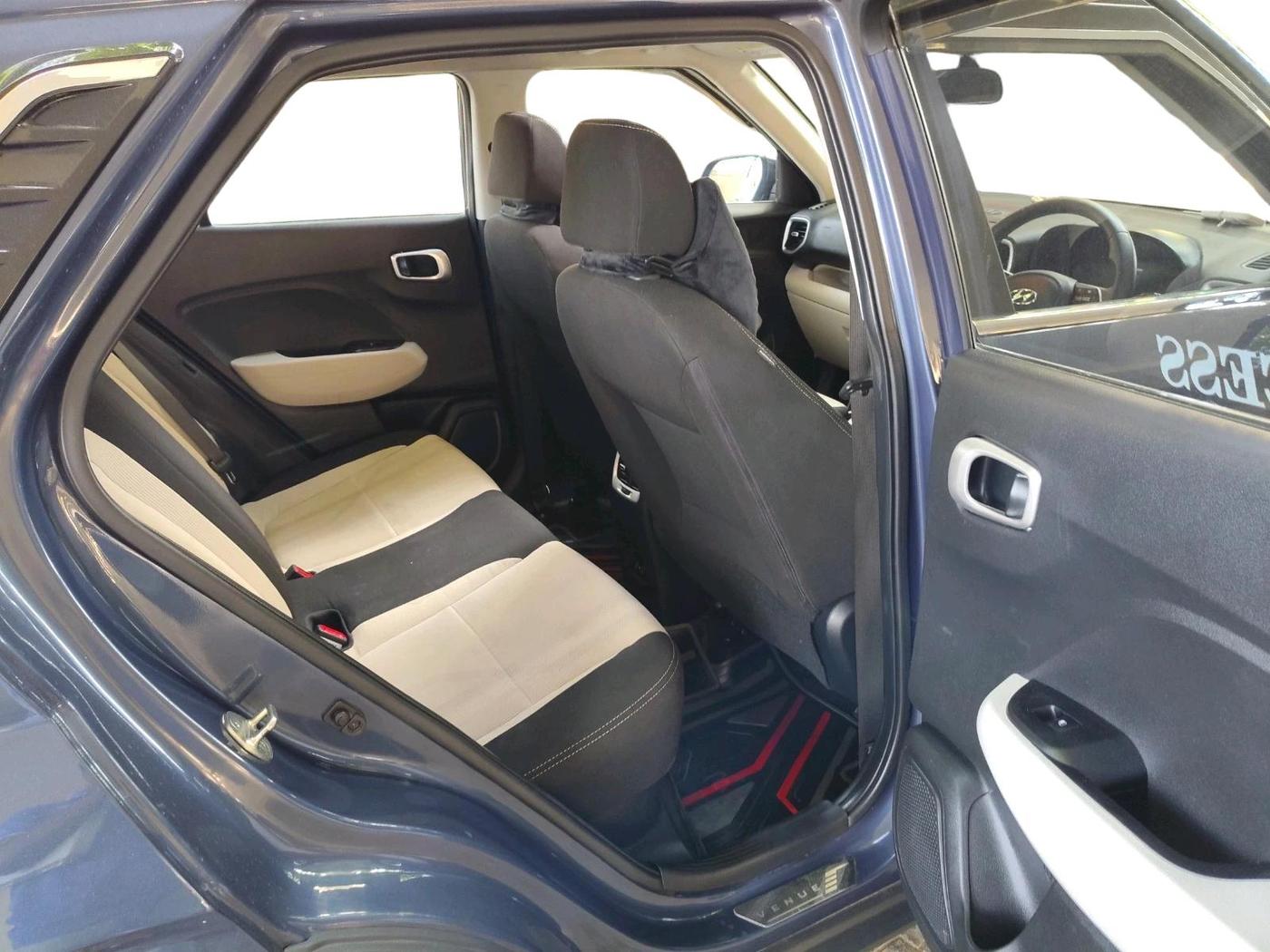 2024 Hyundai VENUE SX 1.5 CRDI, Diesel, Manual, 20,116 km, interior