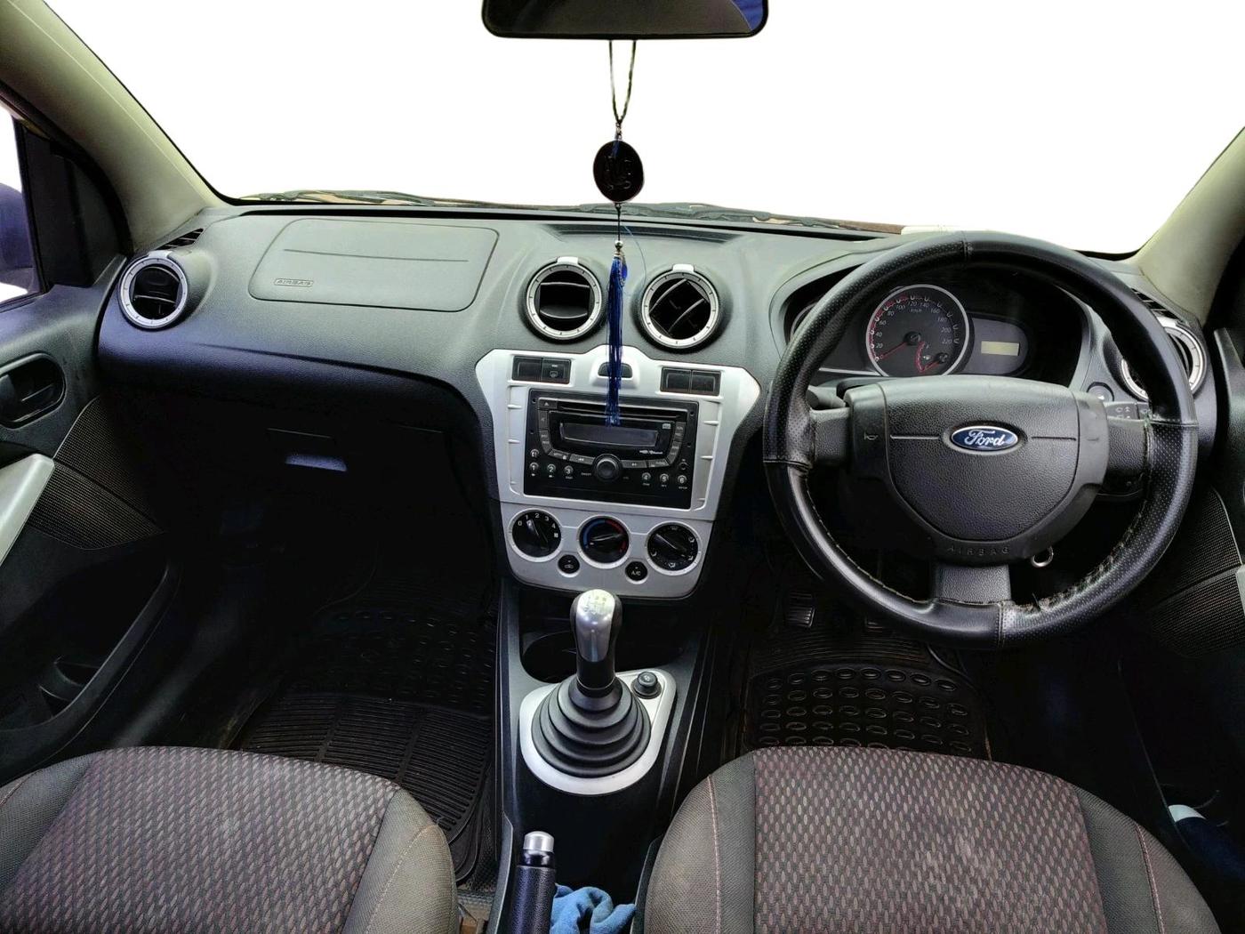 2011 Ford Figo TITANIUM 1.4 DIESEL, Diesel, Manual, 1,69,661 km, interior