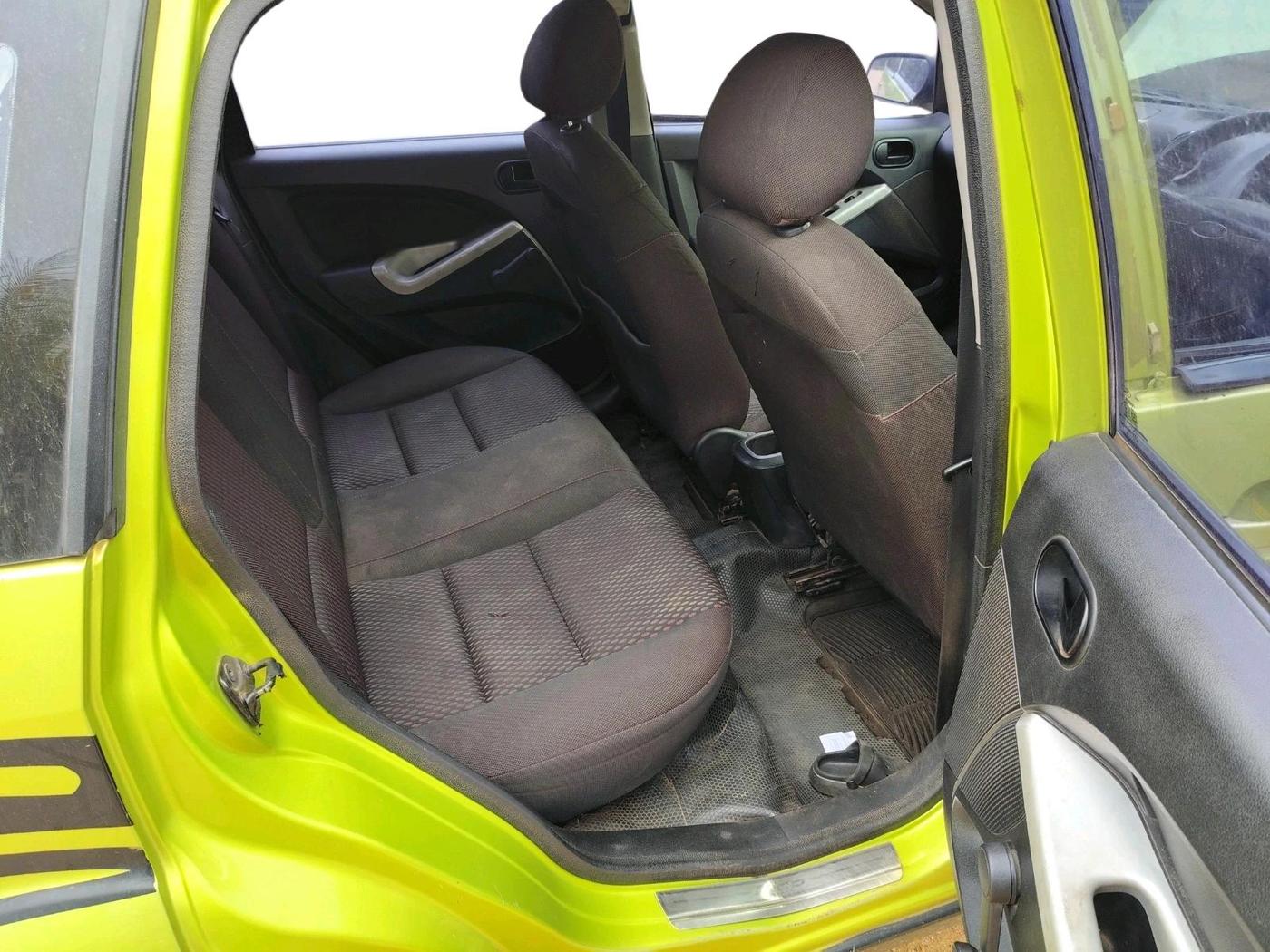 2011 Ford Figo TITANIUM 1.4 DIESEL, Diesel, Manual, 1,69,661 km, interior