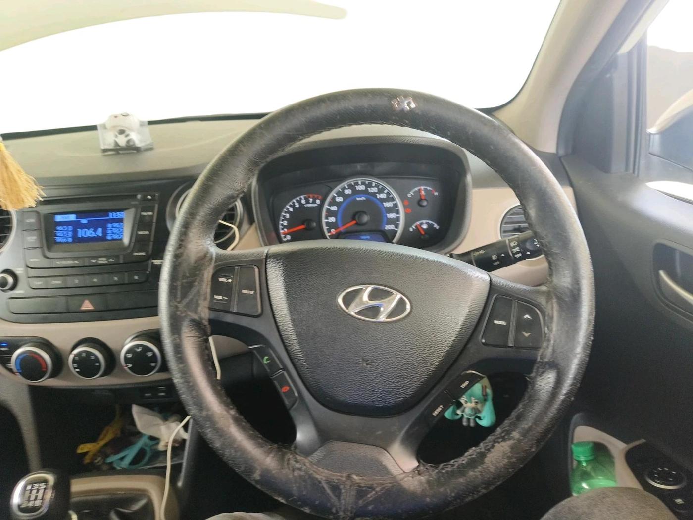2016 Hyundai Grand i10 SPORTZ 1.2 KAPPA VTVT, Petrol, Manual, 70,253 km, interior