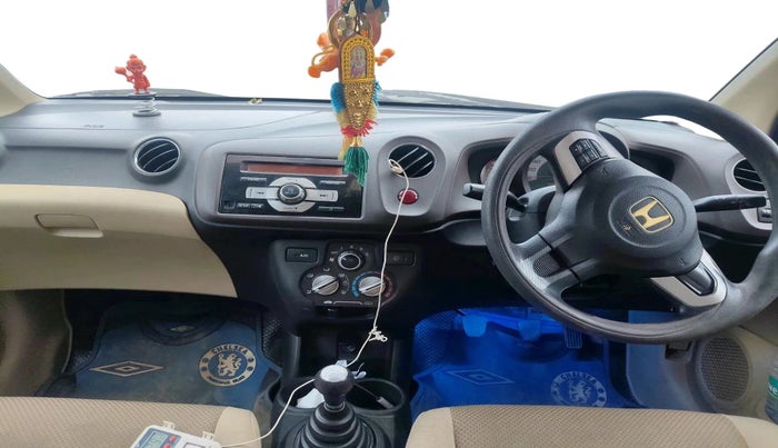 2013 Honda Brio V MT, Petrol, Manual, 1,33,590 km, interior