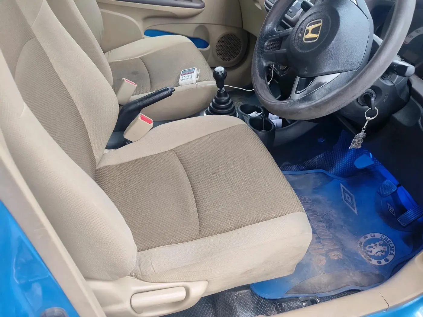 2013 Honda Brio V MT, Petrol, Manual, 1,33,590 km, interior