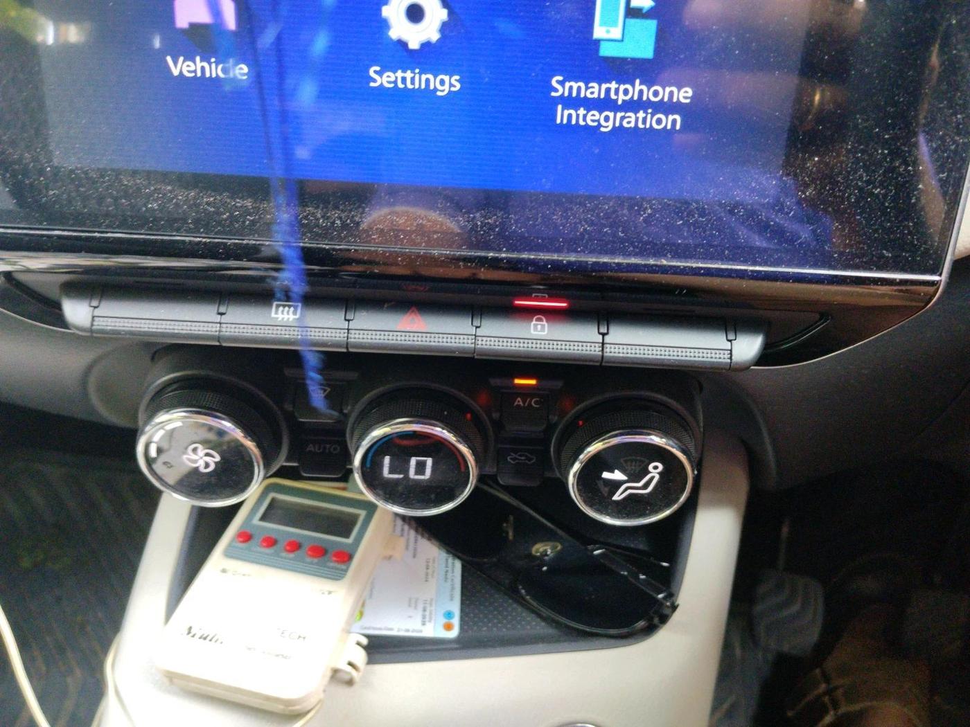 2024 Nissan MAGNITE XV MT, Petrol, Manual, 5,355 km, interior